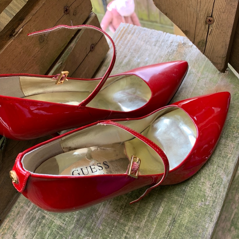 Guess by Marciano red heels 👠